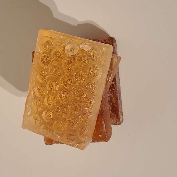 4 handmade honey soap - Picture 2 of 4